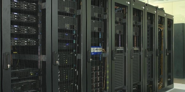 動力環(huán)境監(jiān)控系統(tǒng)：筑牢現(xiàn)代設(shè)施穩(wěn)定運行的基石